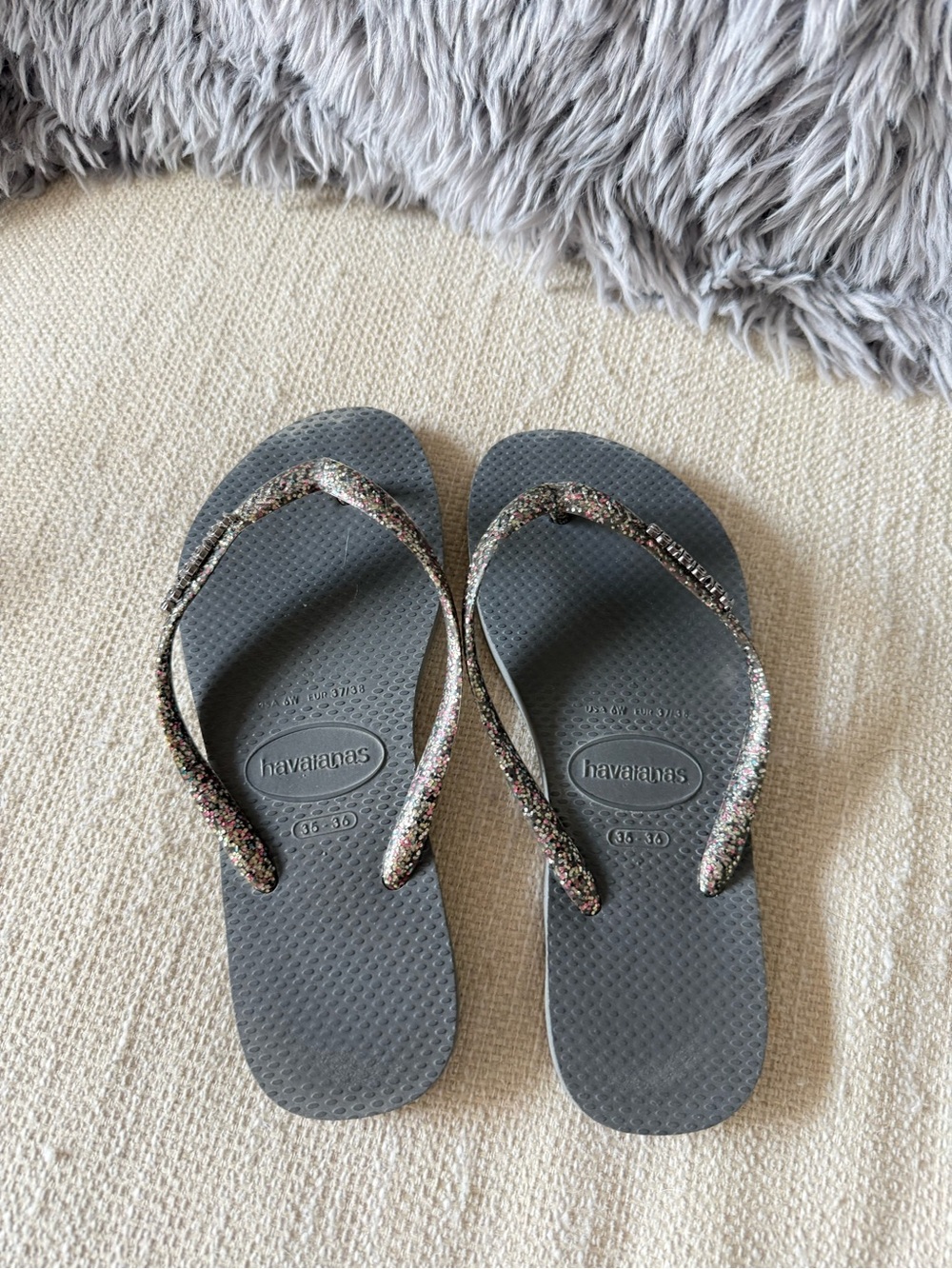 Havaianas Women's Gray Flip Flops with Multicolor Glitter Straps